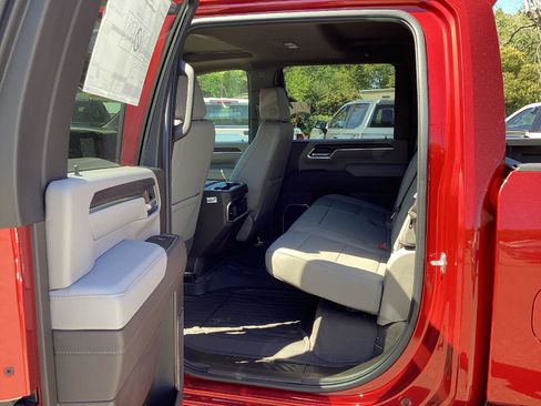 New 2025 GMC Sierra 2500 SLT w/ SLT Premium Package image 9