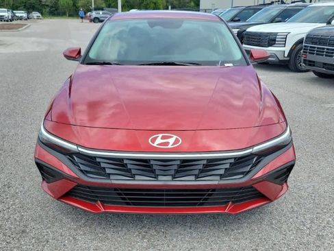 New 2025 Hyundai Elantra SE image 8