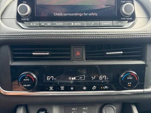 Used 2025 Nissan Rogue SV AWD/4WD image 10