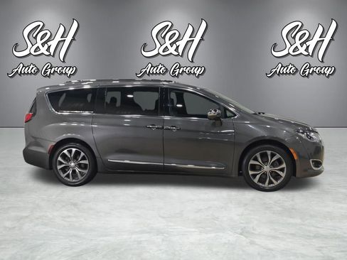 Used 2017 Chrysler Pacifica Limited FWD image 22