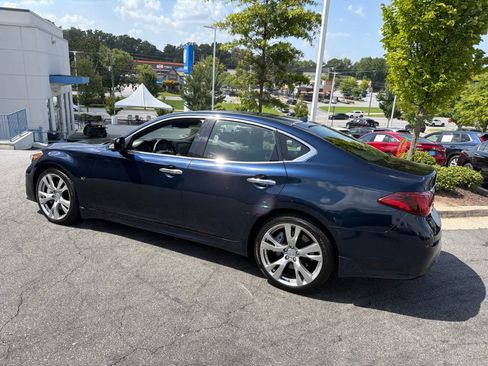 Used 2017 INFINITI Q70 3.7 w/ Sport Package RWD image 8