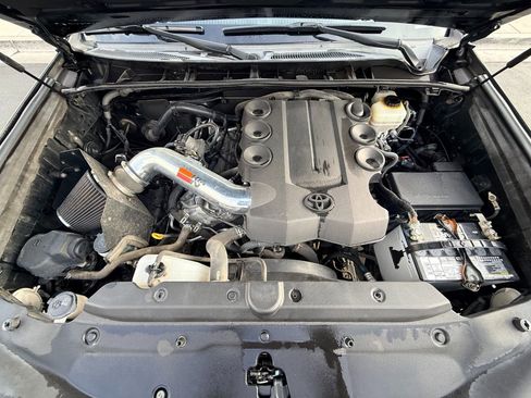 Used 2015 Toyota 4Runner SR5 image 3