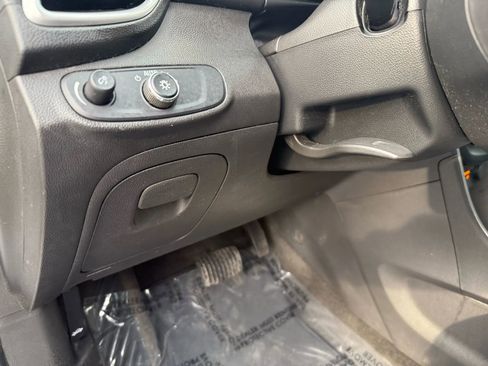 Used 2017 Chevrolet Trax LT w/ Driver Confidence Package image 11