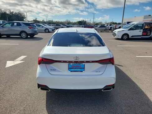 Used 2019 Toyota Avalon XLE w/ Moonroof Package image 6