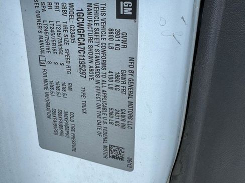 Used 2012 Chevrolet Express 2500 RWD image 29