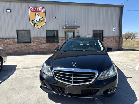 Used 2014 Mercedes-Benz E 250 BlueTEC 4MATIC Sedan image 4