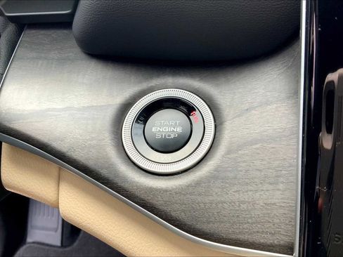 New 2025 Jeep Grand Cherokee Limited w/ Luxury Tech Group II image 17