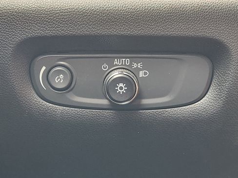 Certified 2023 Chevrolet Traverse Premier image 24