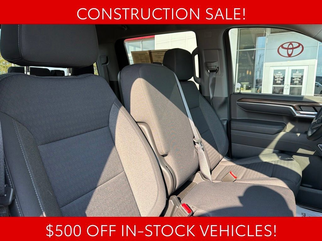 Used 2023 Chevrolet Silverado 1500 LT AWD/4WD image 26