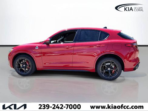 Used 2018 Alfa Romeo Stelvio Quadrifoglio w/ Driver Assist Dynamic Package AWD/4WD image 4