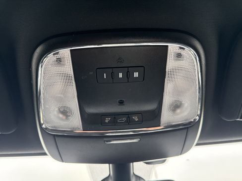 Used 2020 Jeep Grand Cherokee Altitude image 26