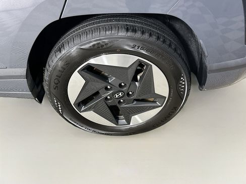 Used 2024 Hyundai Kona SEL FWD image 11