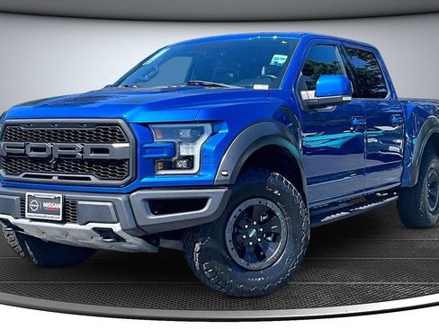 Used 2018 Ford F150 Raptor w/ Equipment Group 802A Luxury AWD/4WD image 3