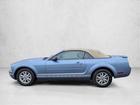 Used 2007 Ford Mustang Convertible RWD image 8