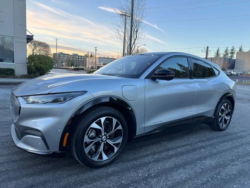 Used 2021 Ford Mustang Mach-E Premium image 5