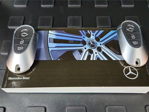 Used 2023 Mercedes-Benz EQE 500 4MATIC SUV w/ Exclusive Trim Package image 60