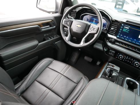 Certified 2024 Chevrolet Silverado 1500 High Country w/ Technology Package image 9