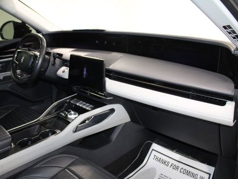 Used 2024 Lincoln Nautilus Reserve image 31