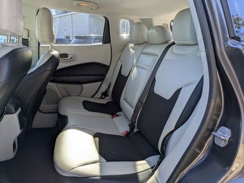 Used 2018 Jeep Compass Latitude w/ Popular Equipment Group image 17