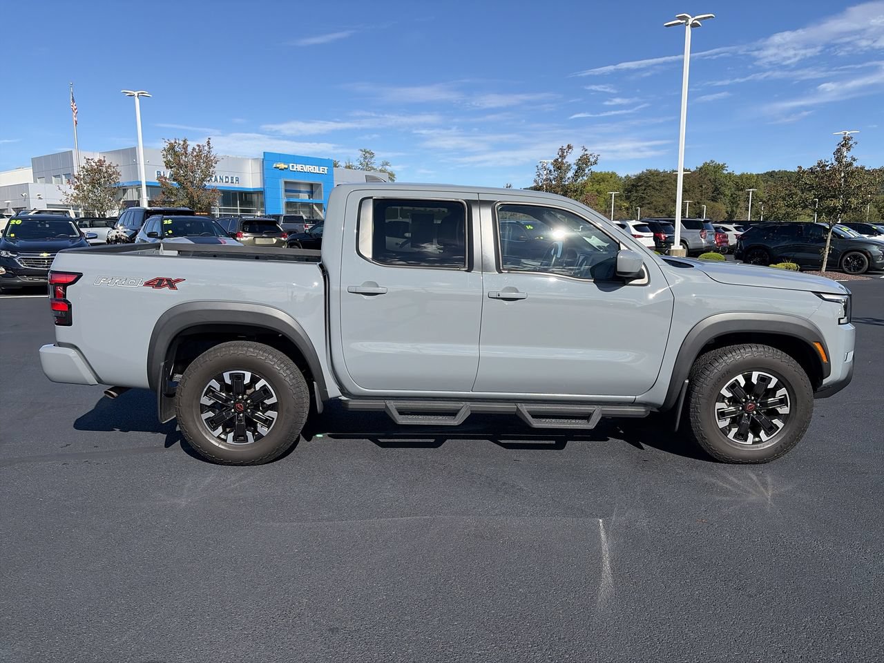 Used 2024 Nissan Frontier PRO-4X AWD/4WD image 8