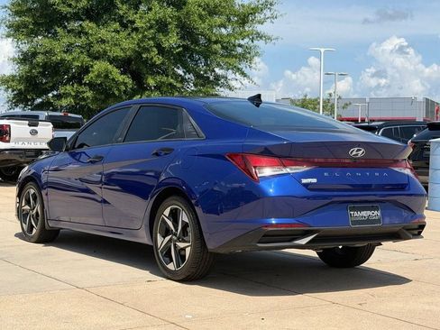 Used 2023 Hyundai Elantra SEL w/ Convenience Package FWD image 6