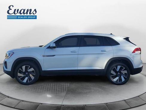 New 2026 Volkswagen Atlas Cross Sport SE image 2