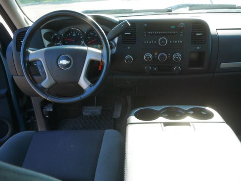 Used 2009 Chevrolet Silverado 1500 LT w/ Power Pack Plus AWD/4WD image 10