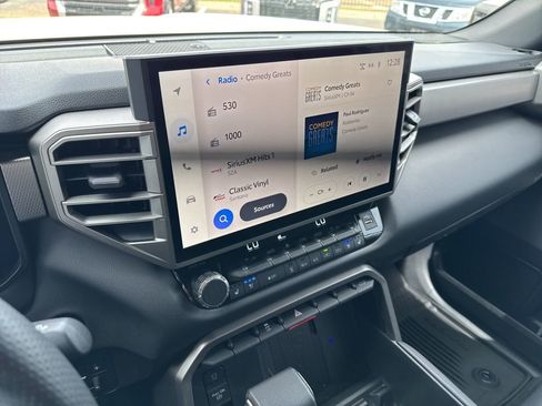 Used 2025 Toyota Tundra Limited AWD/4WD image 20