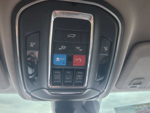 Used 2022 Jeep Grand Cherokee L Limited RWD image 18