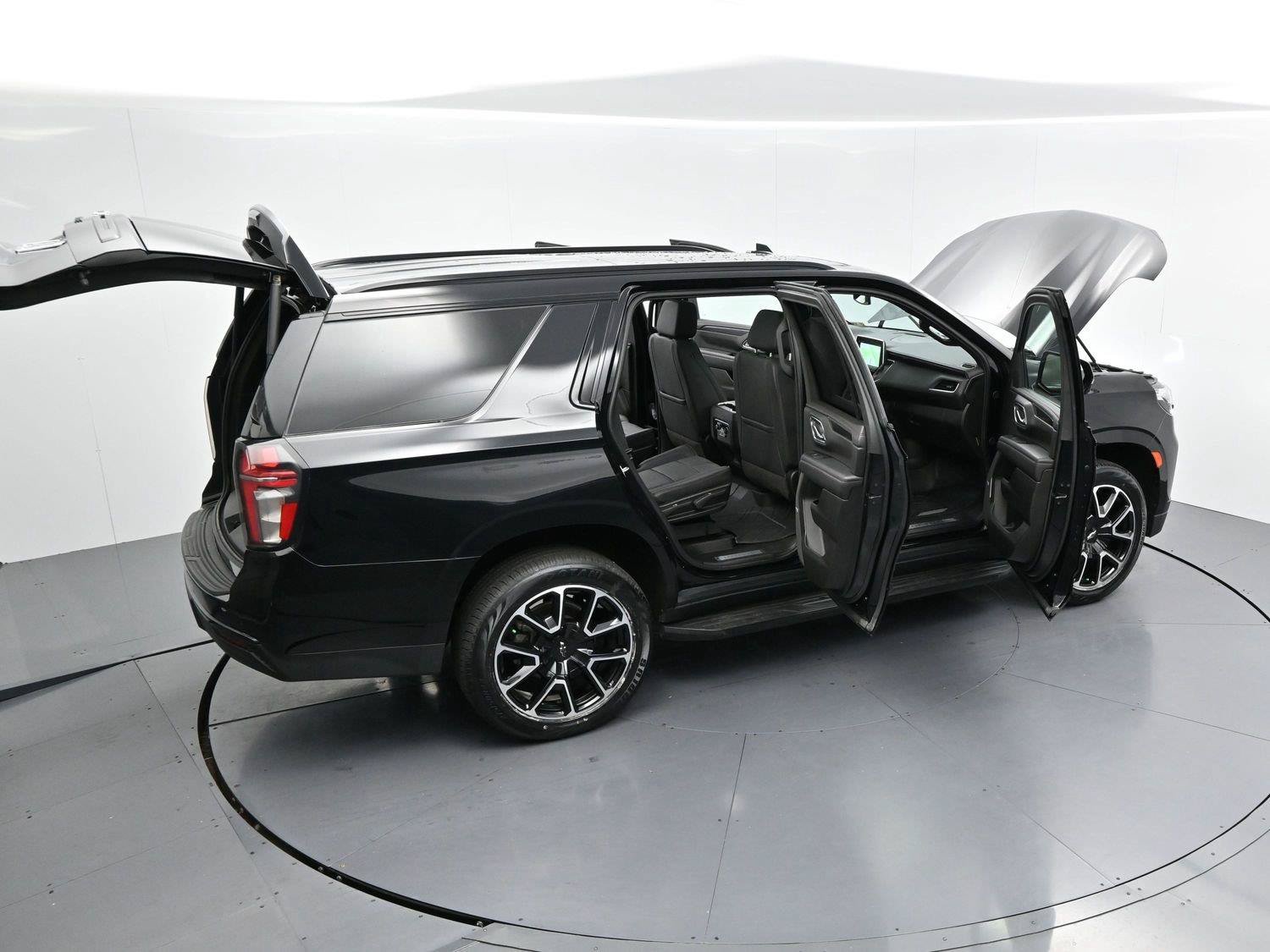 Used 2024 Chevrolet Tahoe RST w/ Luxury Package AWD/4WD image 48