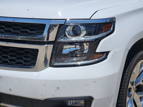 Used 2019 Chevrolet Suburban LT RWD image 9