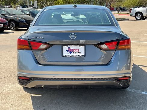 Used 2025 Nissan Altima 2.5 SV image 6