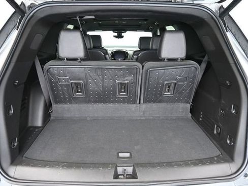 Used 2023 Chevrolet Traverse High Country w/ LPO, Floor Liner Package FWD image 33