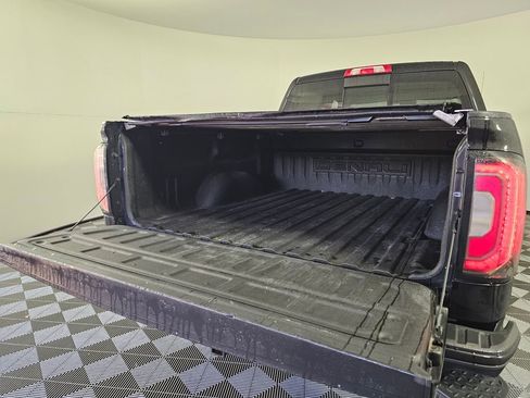 Used 2018 GMC Sierra 1500 Denali image 17