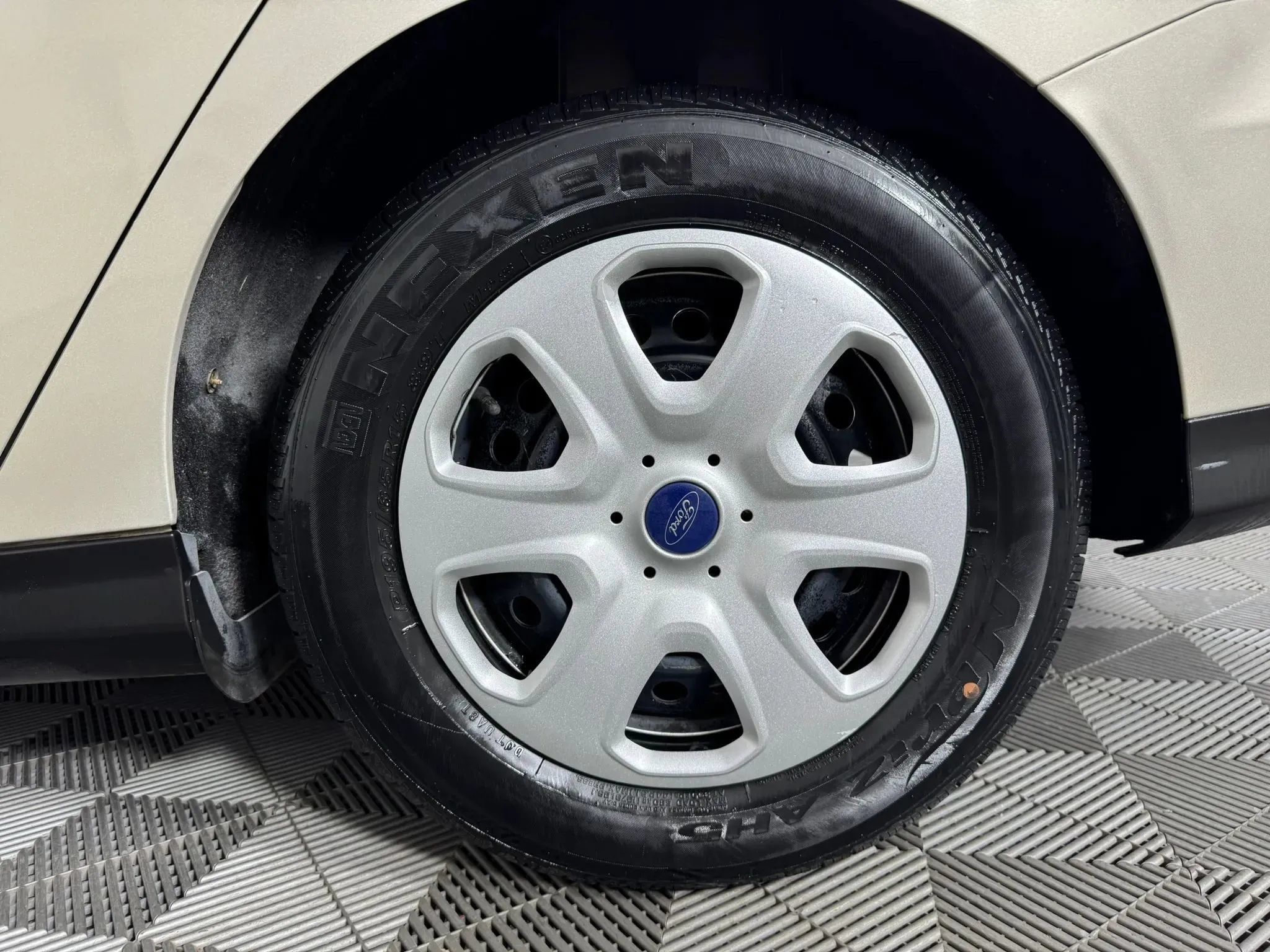 Used 2017 Ford Focus SE FWD image 39