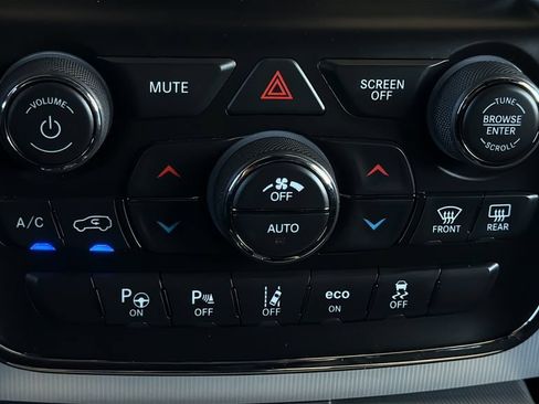 Used 2018 Jeep Grand Cherokee SRT AWD/4WD image 27