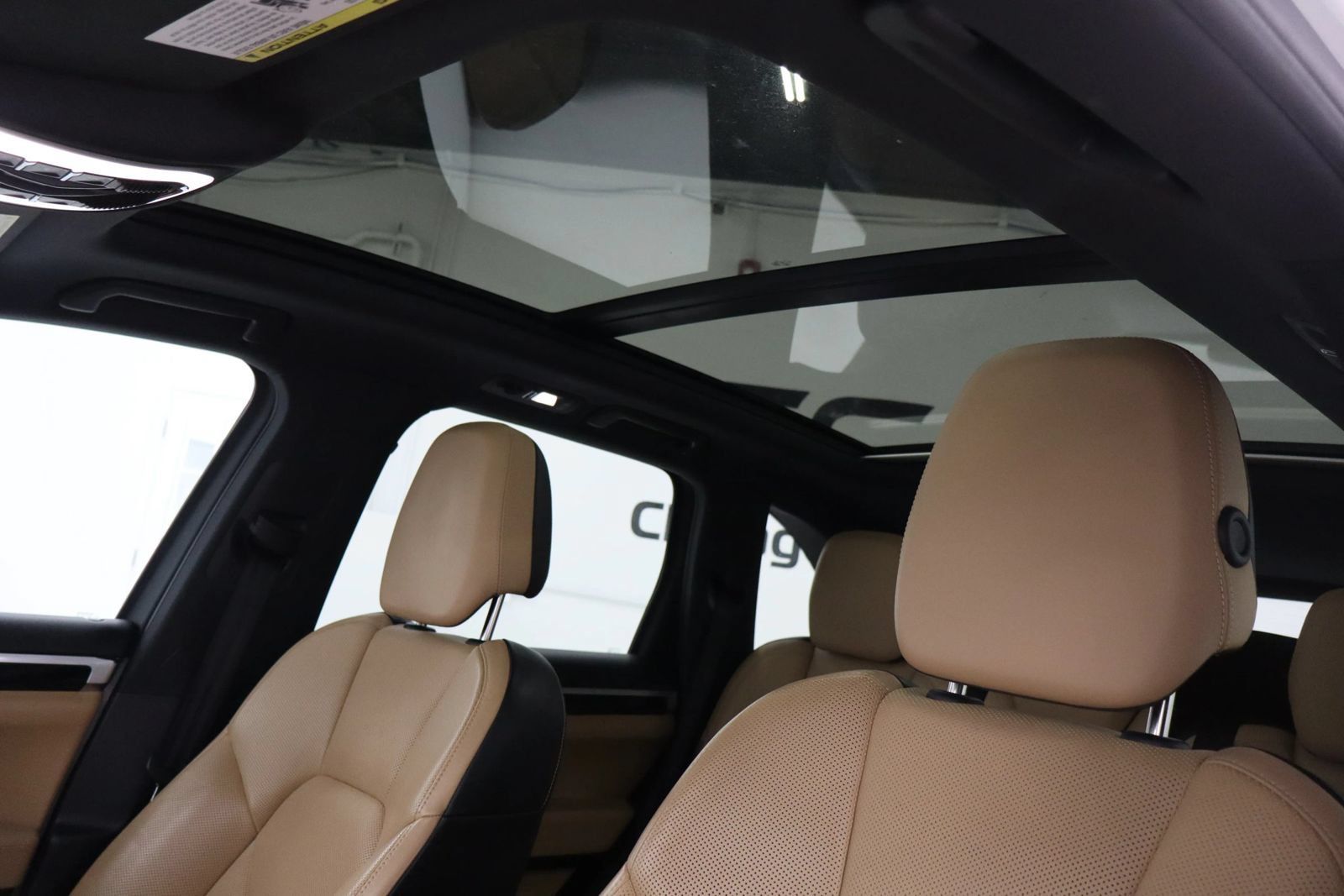 Used 2018 Porsche Cayenne AWD/4WD image 41