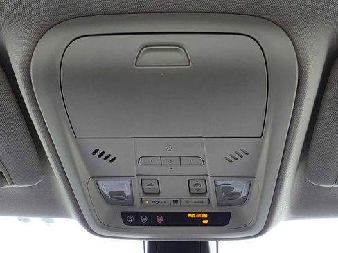 Used 2017 Cadillac XT5 Luxury w/ Driver Awareness Package image 38