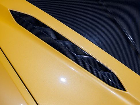 Used 2024 Lamborghini Urus Performante AWD/4WD image 8