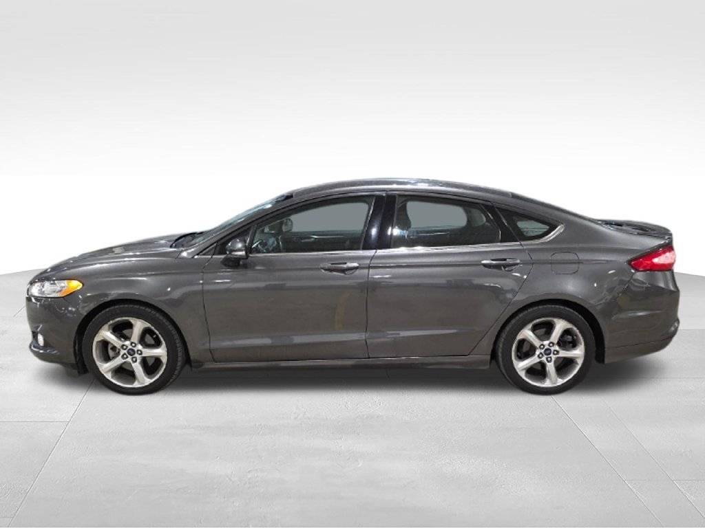 Used 2016 Ford Fusion SE w/ Equipment Group 201A FWD image 12