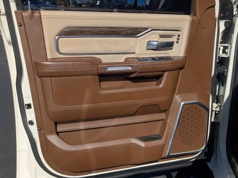 Used 2019 RAM 2500 Laramie image 12