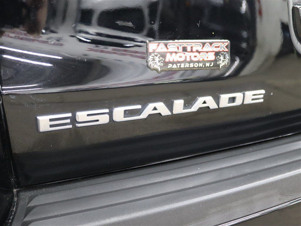 Used 2019 Cadillac Escalade Premium Luxury AWD/4WD image 8