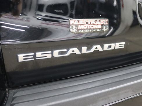 Used 2019 Cadillac Escalade Premium Luxury image 8