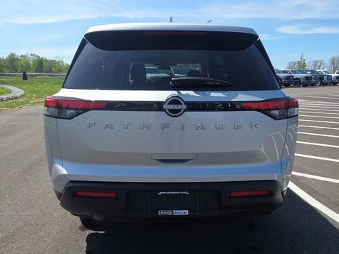 Used 2025 Nissan Pathfinder SV image 9