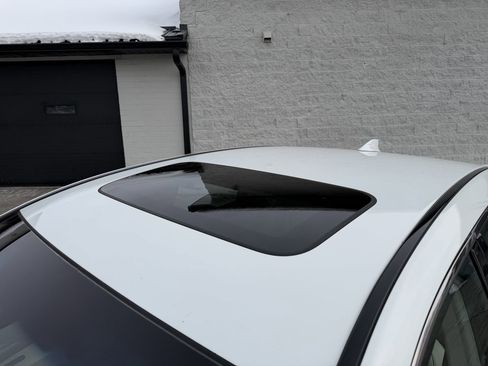 Used 2014 Acura RLX w/ Advance Package image 9