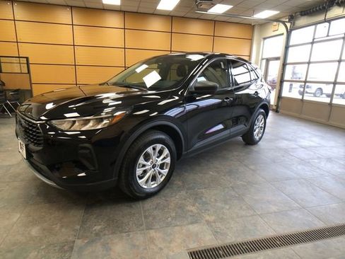 Used 2023 Ford Escape Active image 3