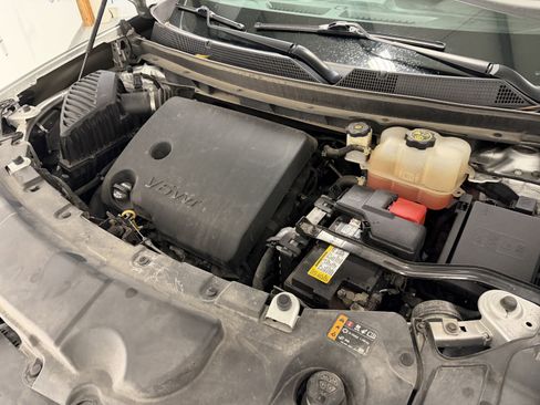 Used 2019 Chevrolet Traverse LT image 33