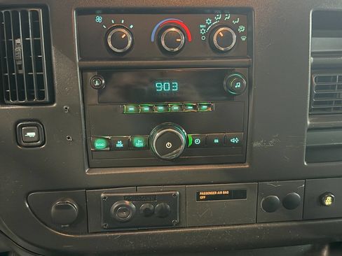 Used 2014 Chevrolet Express 1500 1500 AWD 3dr Cargo Van image 31