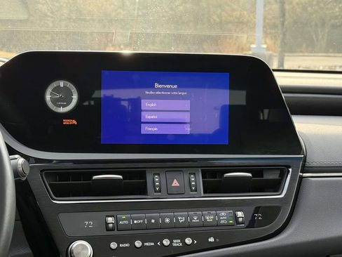 Used 2023 Lexus ES 350 Premium w/ Premium Package image 10