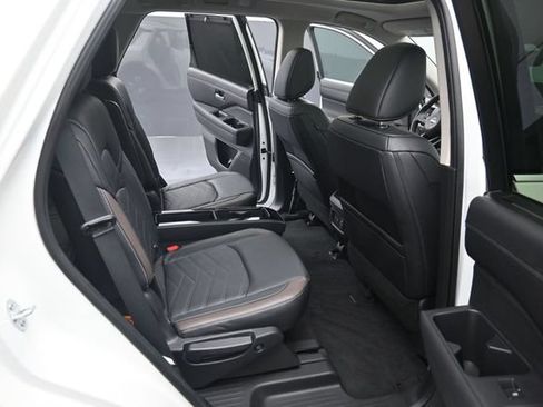 Used 2024 Nissan Pathfinder Platinum AWD/4WD image 36